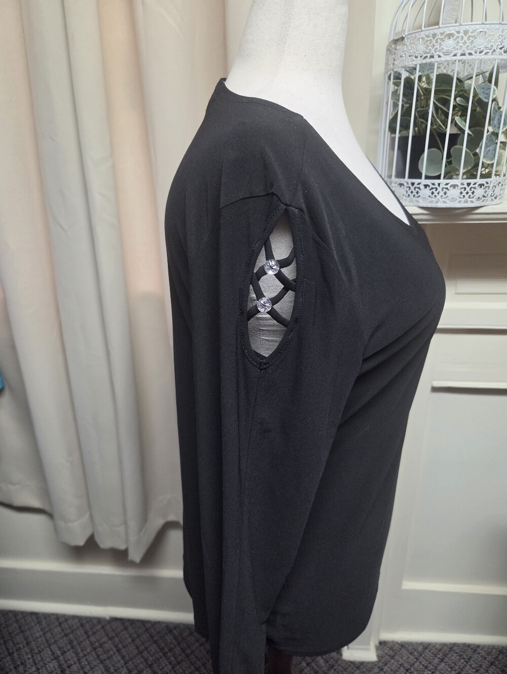 Diana Belle Black Long Sleeve Top with Crisscross Sleeve Detail Size XL